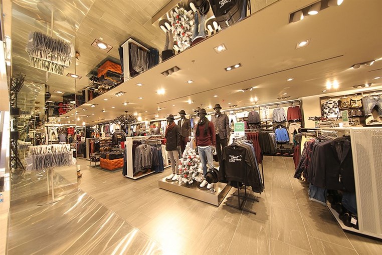 H&M Flagship Opening at Verdun